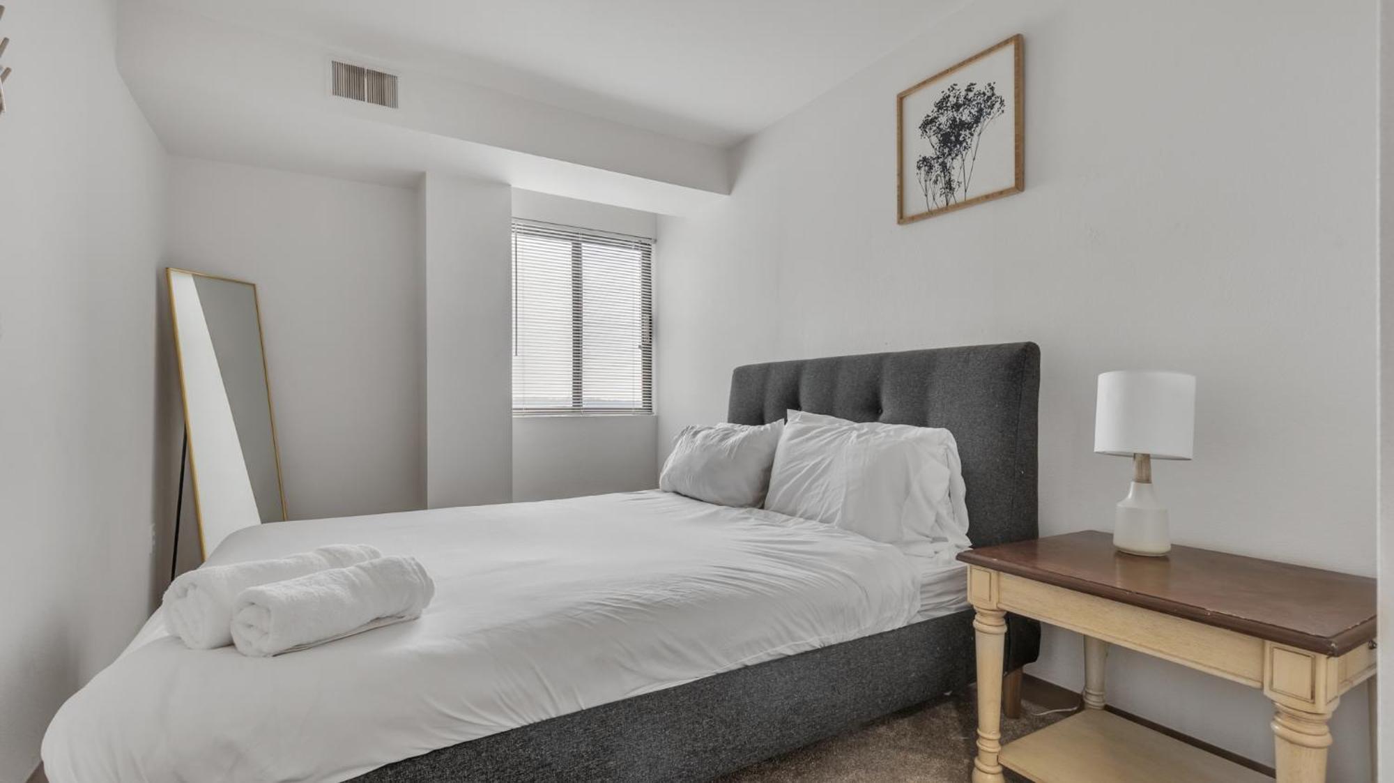 Apartment Pp 2114 Professional 2br Apt, Near Hospitals