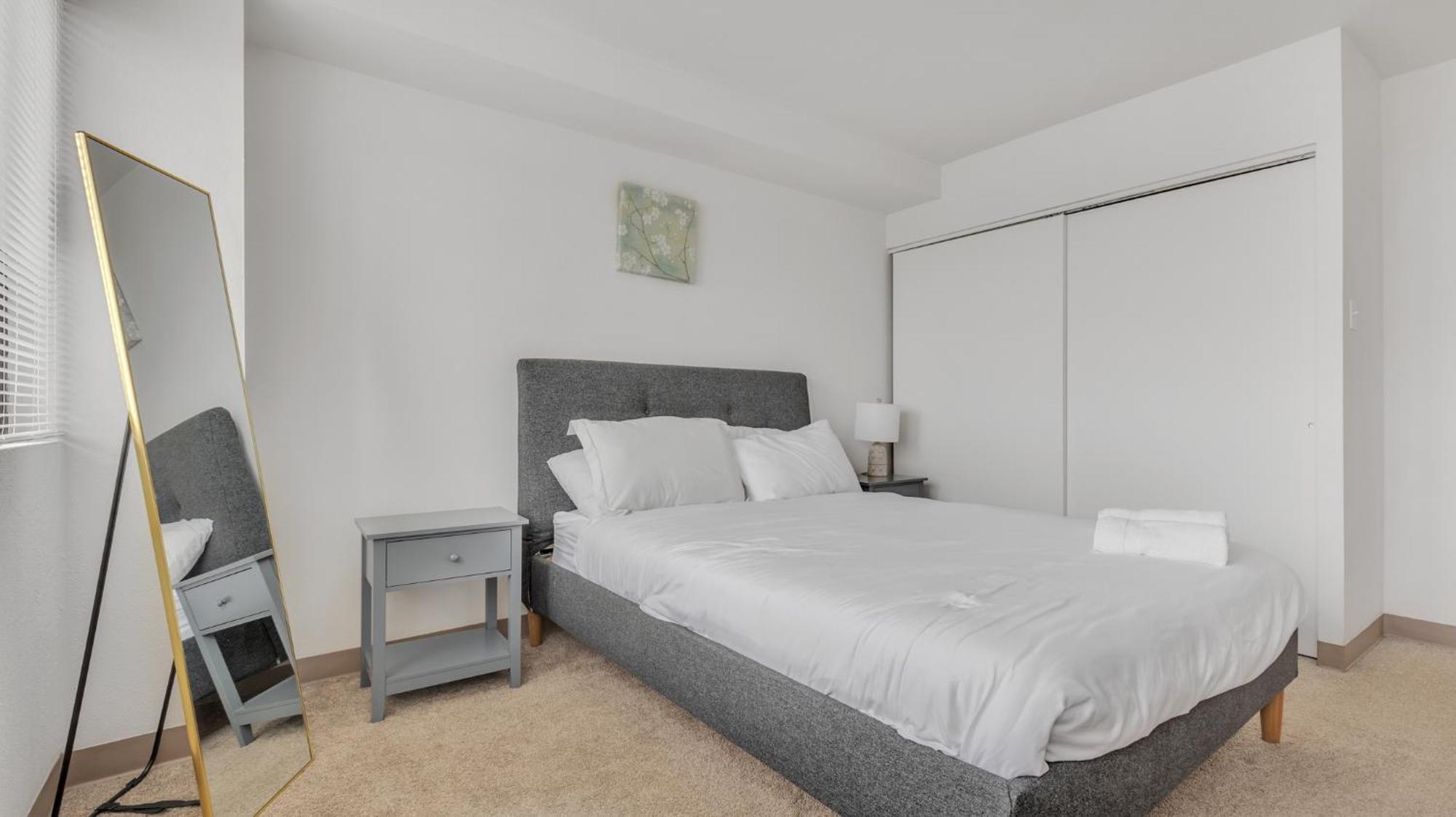 Pp 2114 Professional 2br Apt, Near Hospitals